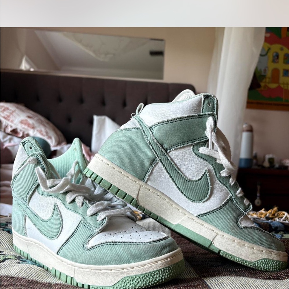 Women's Dunk High 1985
Enamel Green